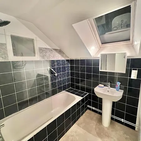 Greener Pastures - Normandy Self Catering Daire La Chapelle-Engerbold